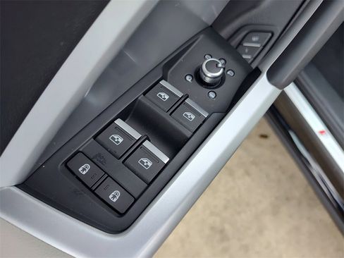 Certified 2025 Audi Q3 2.0T Premium w/ Convenience Package image 24