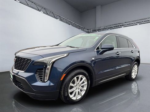 Used 2019 Cadillac XT4 Luxury w/ Cold Weather Package image 10