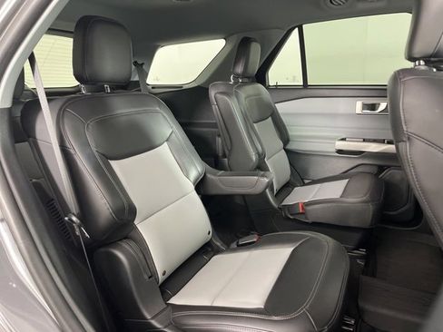 Used 2023 Ford Explorer XLT w/ Equipment Group 202A image 31