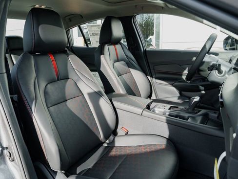 New 2026 Nissan Sentra SR w/ SR Premium Package FWD image 27
