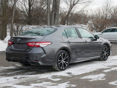 Used 2020 Toyota Camry SE image 7