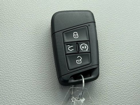New 2026 Volkswagen Jetta SE FWD image 19