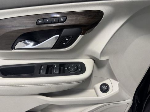 Used 2020 GMC Terrain Denali w/ Denali Premium Package image 18