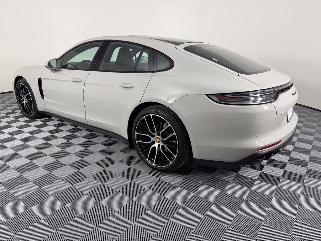 Certified 2023 Porsche Panamera RWD image 3
