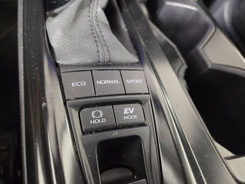 Used 2025 Toyota Camry SE FWD image 26