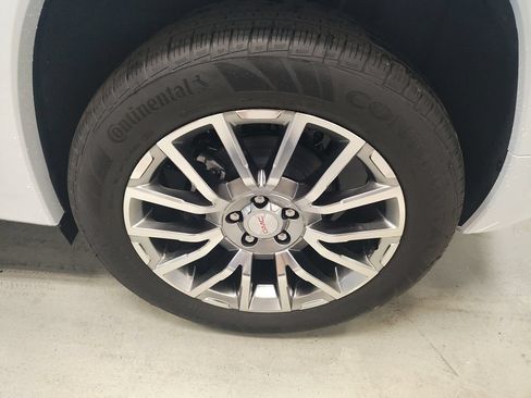 New 2027 GMC Terrain Denali w/ LPO, Floor Liner Package AWD/4WD image 19