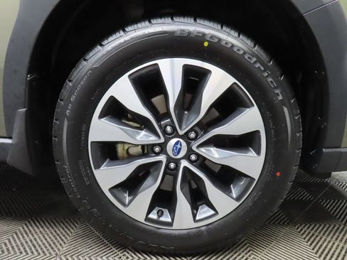 Used 2023 Subaru Outback Touring AWD/4WD image 10