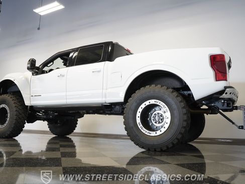 Used 2022 Ford F250 Lariat w/ Lariat Ultimate Package image 11