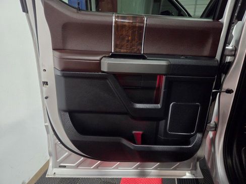 Used 2017 Ford F450 Platinum image 36