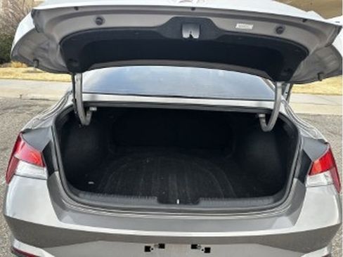 Used 2023 Hyundai Elantra SEL w/ Convenience Package image 20