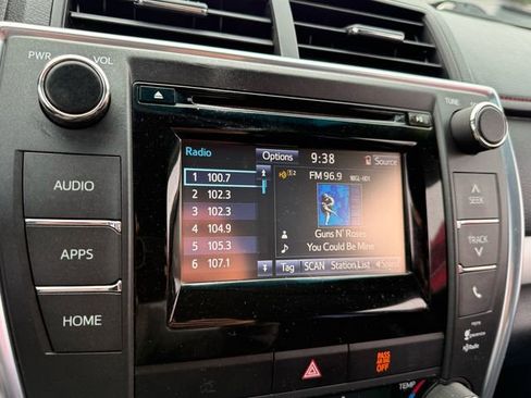 Used 2015 Toyota Camry XSE image 23