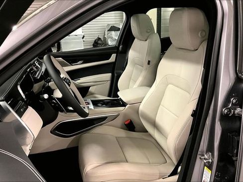 New 2026 Jaguar F-PACE R-Dynamic S image 8