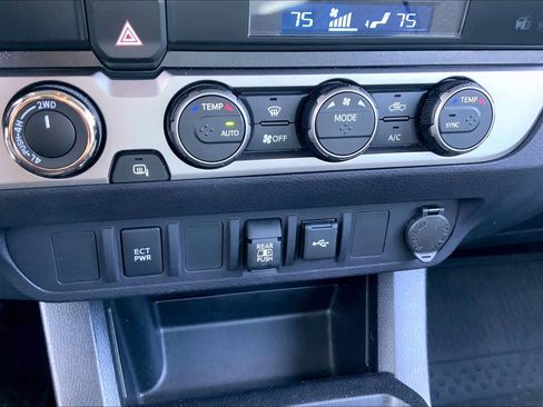 Used 2022 Toyota Tacoma SR5 image 33