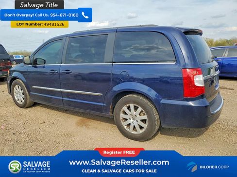 Used 2013 Chrysler Town & Country Touring FWD image 3