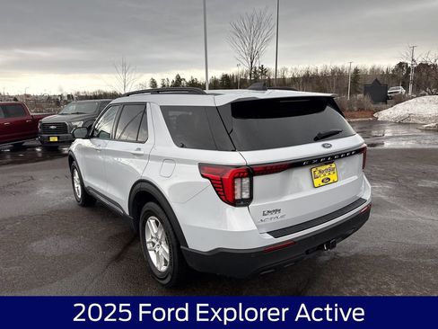 Used 2025 Ford Explorer Active image 9