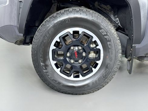 Used 2024 Toyota Tacoma TRD Off-Road w/ TRD Off Road Premium Package AWD/4WD image 12