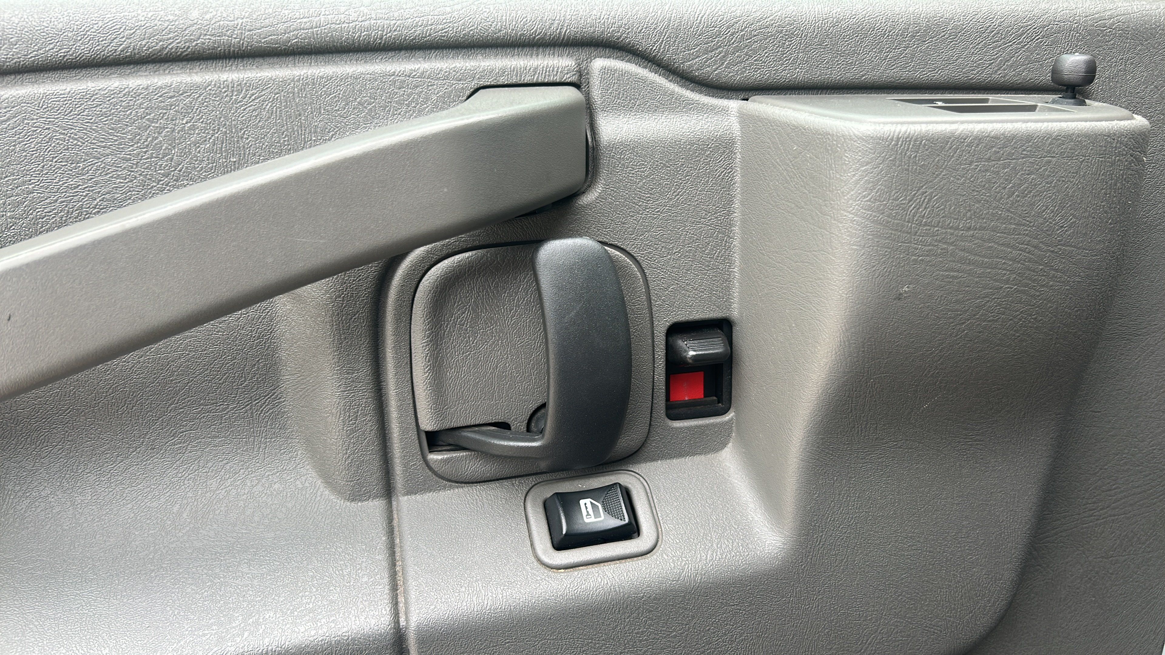 Used 2021 Chevrolet Express 2500 w/ Driver Convenience Package RWD image 17