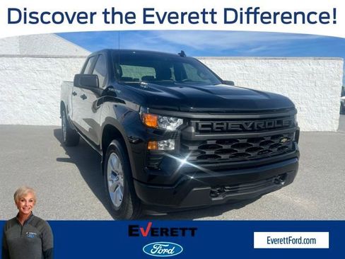 Used 2025 Chevrolet Silverado 1500 Custom image 1