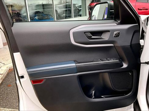 Used 2023 Ford Bronco Sport Outer Banks w/ Tech Package image 9