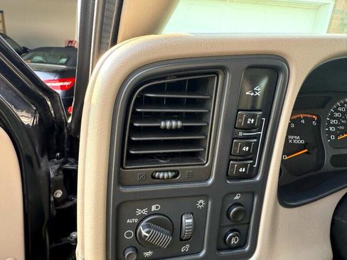 Used 2005 GMC Sierra 3500 SLT w/ Heavy-Duty Power Package image 40