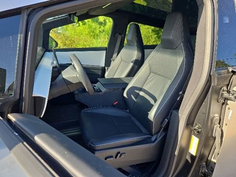 Used 2024 Tesla Cybertruck AWD Crew Cab image 13