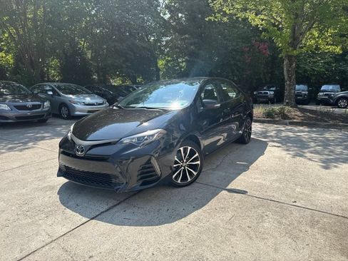 Used 2019 Toyota Corolla SE w/ SE Premium Package FWD image 1