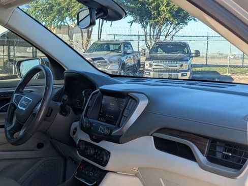 Used 2020 GMC Terrain Denali w/ Denali Premium Package image 18