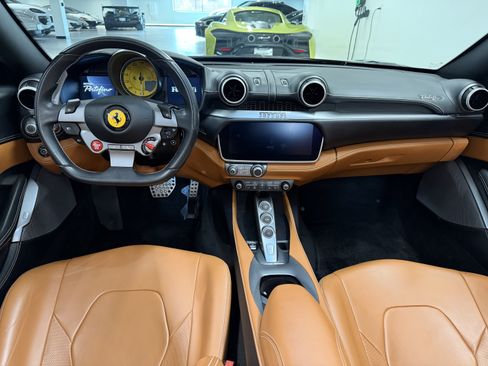 Used 2019 Ferrari Portofino RWD image 13