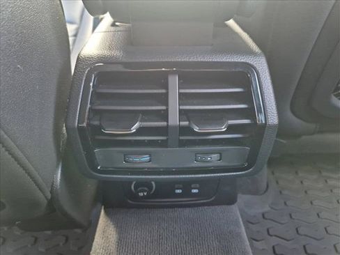 Used 2020 Audi Q3 2.0T Premium Plus w/ Premium Plus Package AWD/4WD image 17