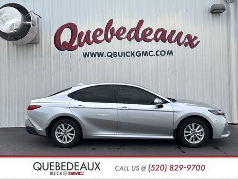 Used 2025 Toyota Camry LE image 23