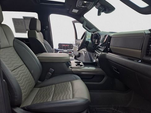 Used 2025 Chevrolet Silverado 2500 ZR2 w/ Technology Package image 17