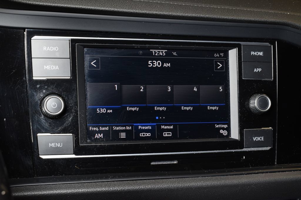 Used 2024 Volkswagen Jetta SE FWD image 23