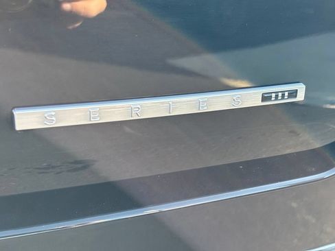 Used 2023 Jeep Wagoneer Series III w/ Preferred Equipment Group AWD/4WD image 25