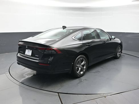 Used 2023 Honda Accord EX-L image 6