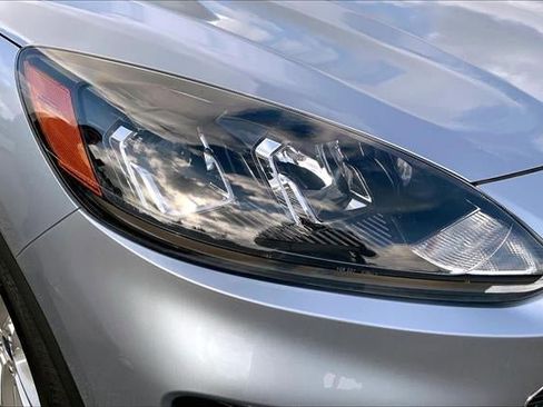 Used 2022 Ford Escape SE w/ Cold Weather Package image 27