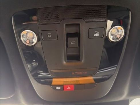 Used 2025 Kia Sorento SX Prestige AWD/4WD image 21