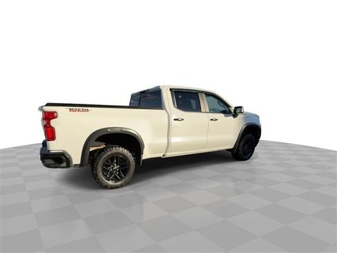 Used 2021 Chevrolet Silverado 1500 LT Trail Boss w/ Convenience Package II image 8