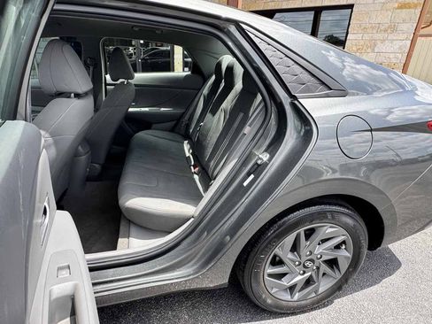 Used 2024 Hyundai Elantra SEL FWD image 6