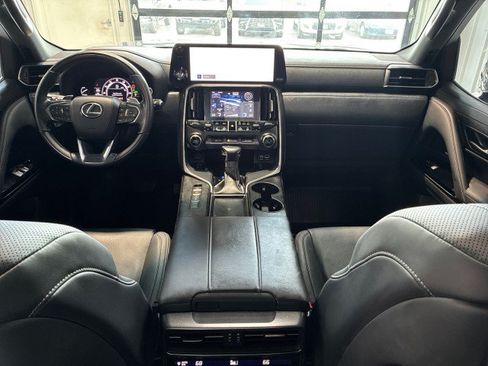 Used 2024 Lexus LX 600 4WD w/ Appearance Package image 10