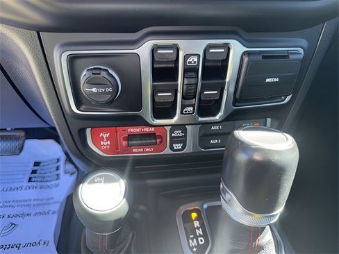Used 2020 Jeep Gladiator Rubicon image 15