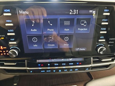 Used 2024 Toyota Sienna XLE FWD image 26