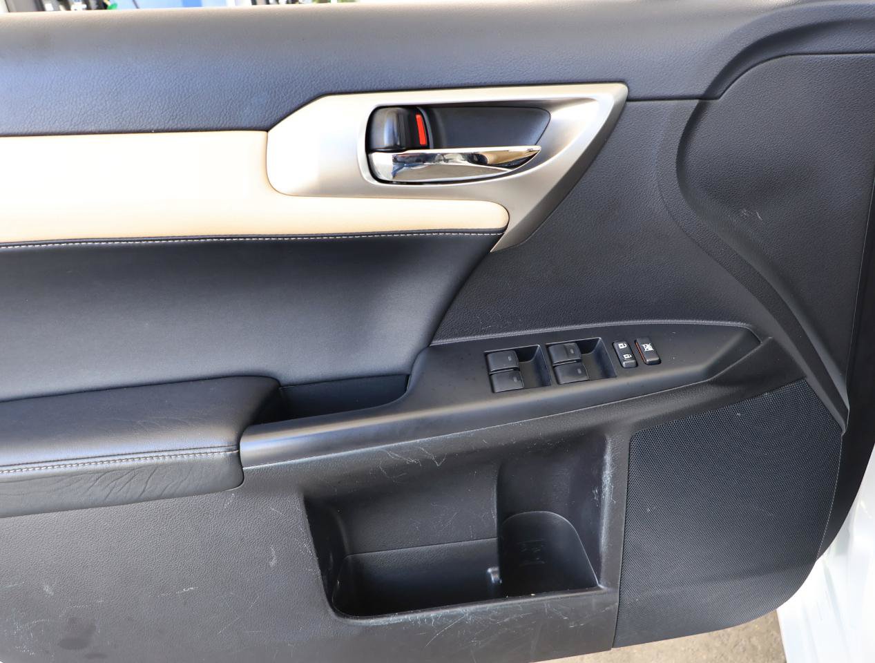 Used 2016 Lexus CT 200h w/ Seat Comfort Package FWD image 34