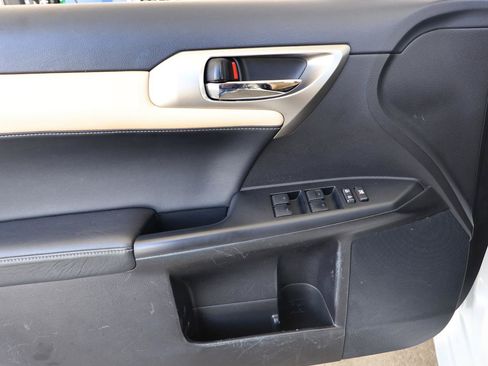 Used 2016 Lexus CT 200h w/ Seat Comfort Package FWD image 34
