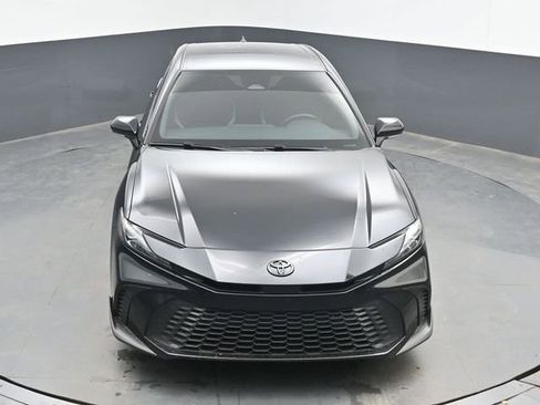 Used 2025 Toyota Camry SE FWD image 14