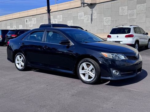 Used 2012 Toyota Camry SE FWD image 2