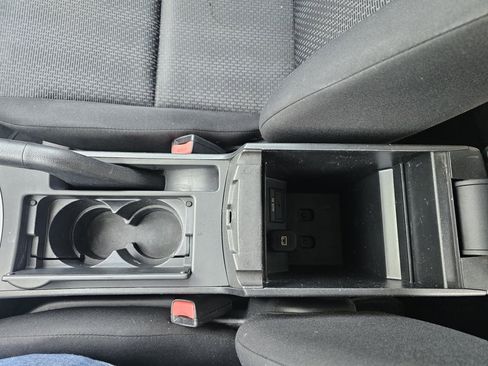 Used 2010 MAZDA MAZDA3 i Touring FWD image 20