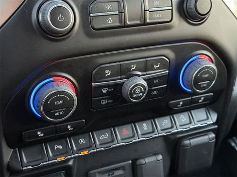 Used 2022 Chevrolet Silverado 1500 LT image 16