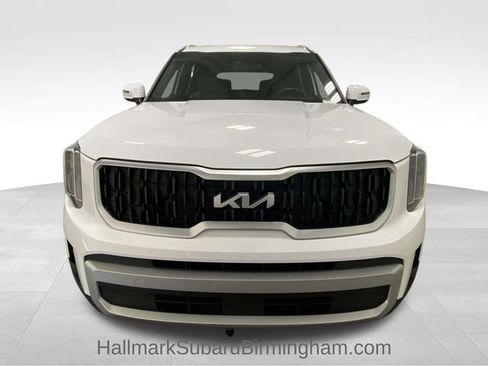Used 2024 Kia Telluride EX w/ EX Captain's Chair Package image 7