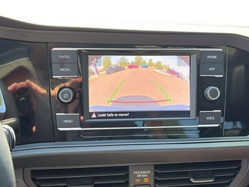 Used 2023 Volkswagen Jetta SE FWD image 20