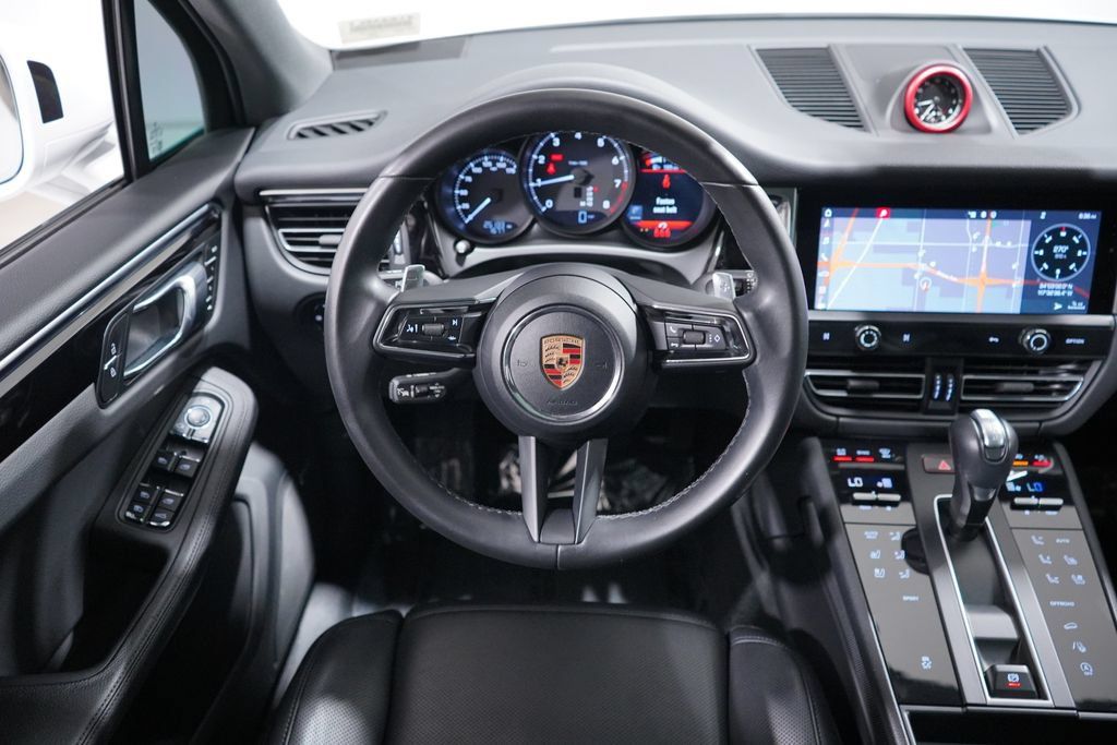Used 2024 Porsche Macan AWD/4WD image 11